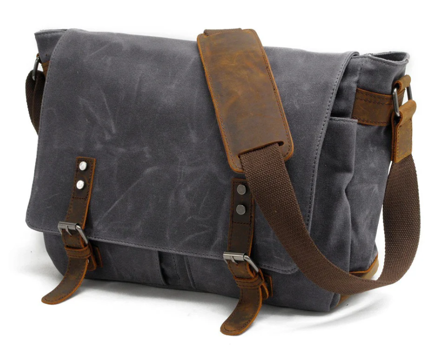 Retro shoulder bag with brown accents, perfect for casual outings and stylish storage.