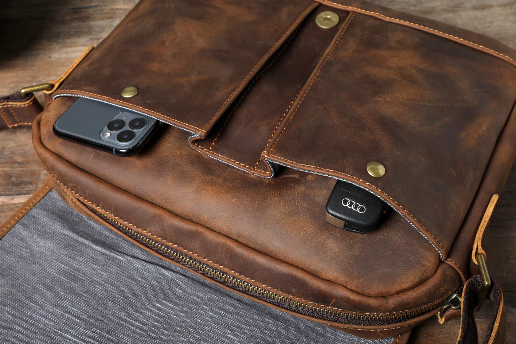 Vintage Leather Messenger Bag | Petra